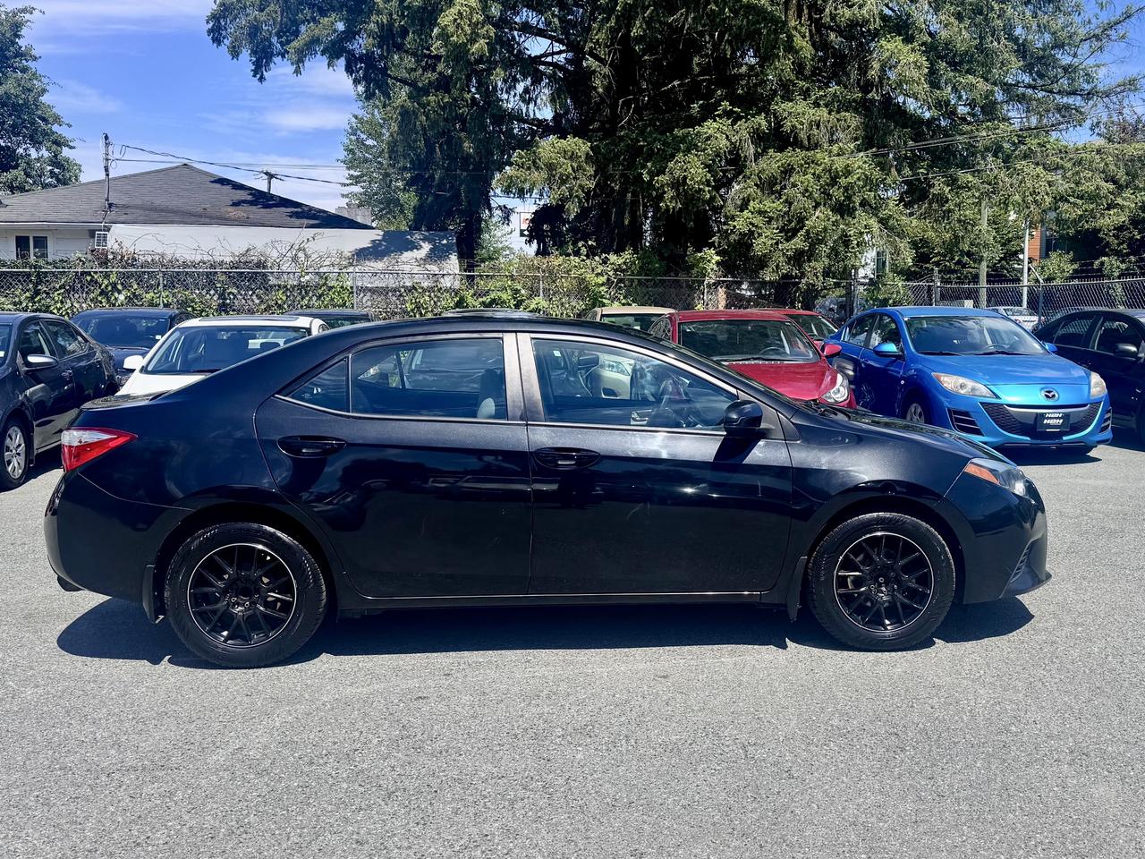 2015 Toyota Corolla FINANCING AVAILABLE Photo4