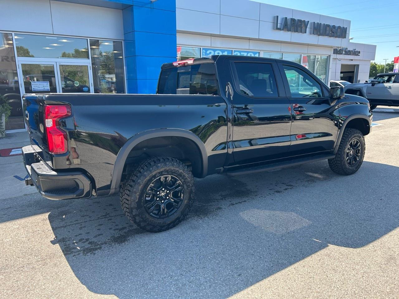2026 Chevrolet Silverado 1500 Crew Cab Short Box 4-Wheel Drive ZR2 Photo2