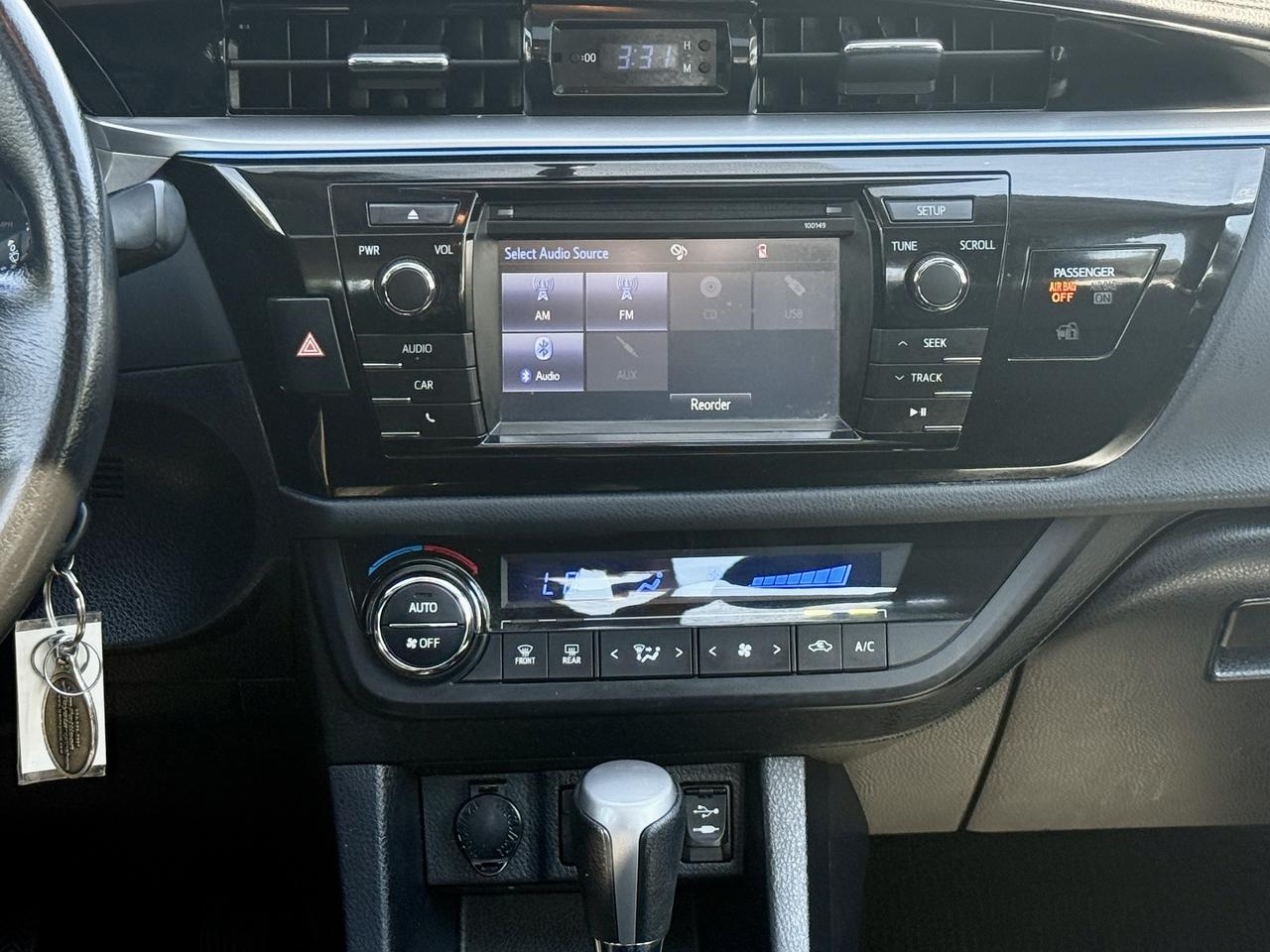2014 Toyota Corolla FINANCING AVAILABLE Photo13