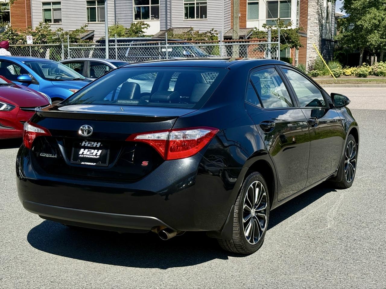 2014 Toyota Corolla FINANCING AVAILABLE Photo5