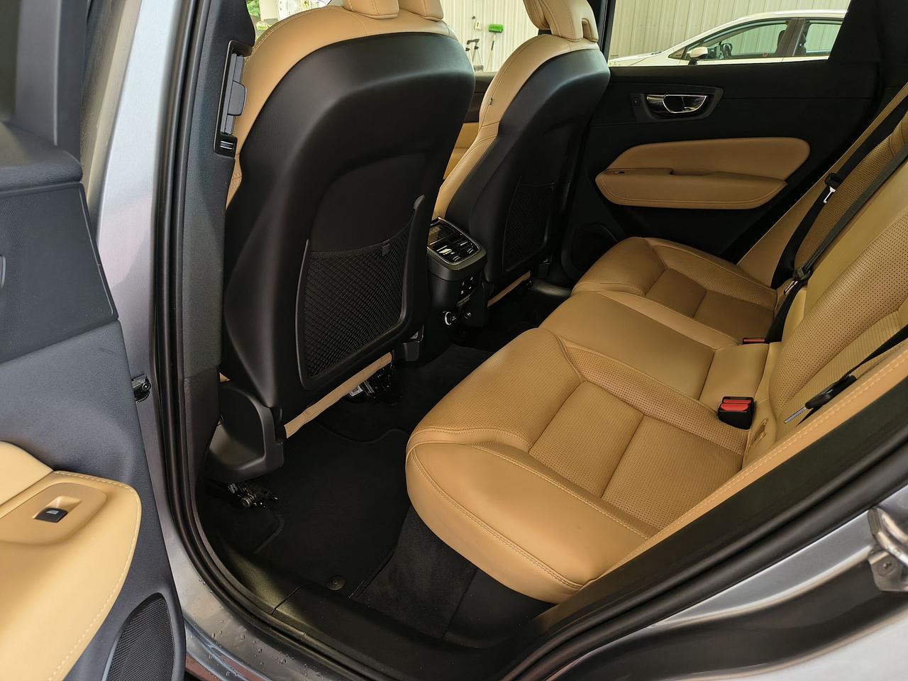 2020 Volvo XC60 Inscription Photo0