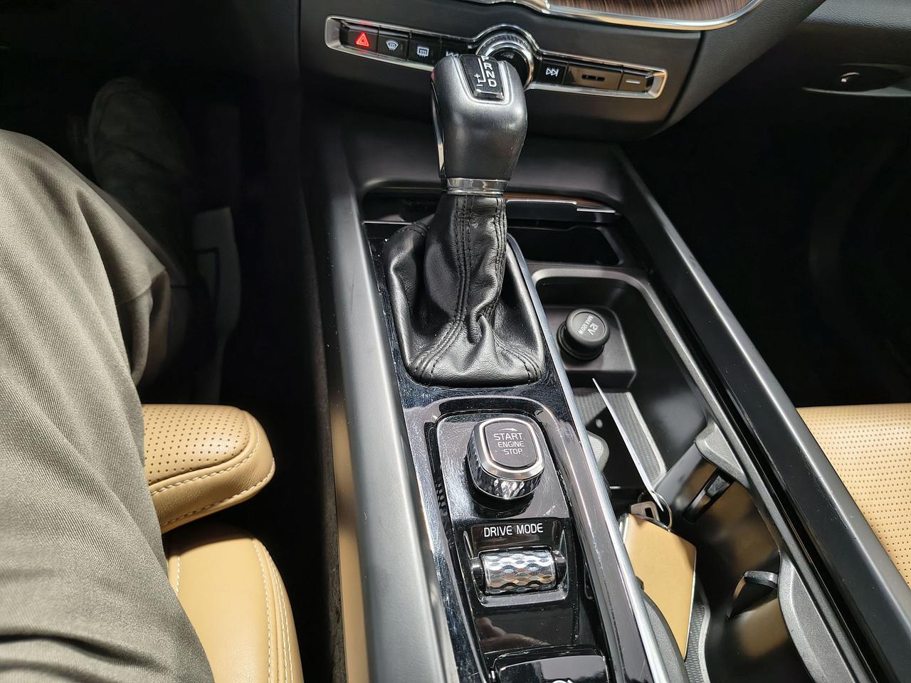 2020 Volvo XC60 Inscription Photo0
