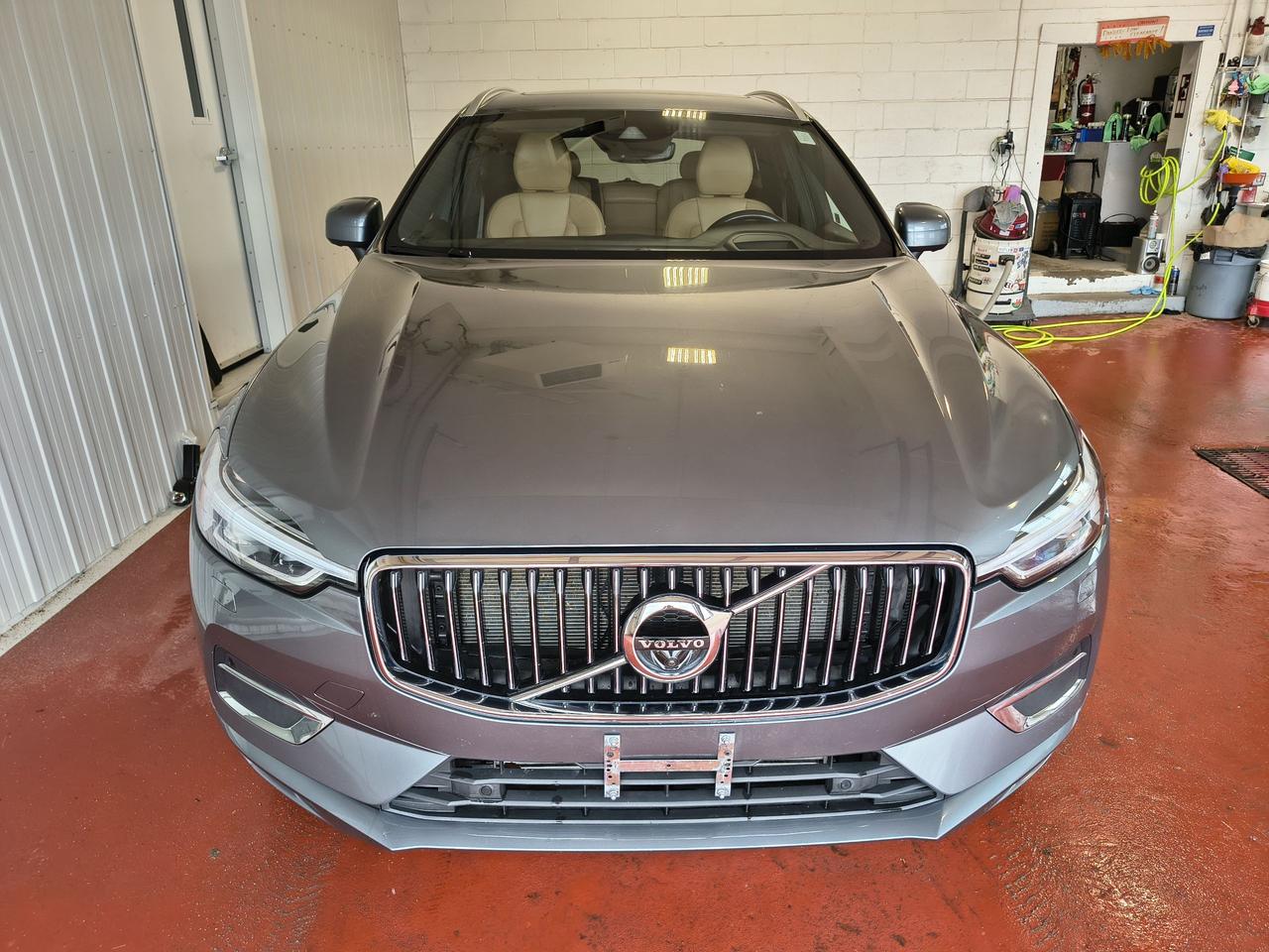 2020 Volvo XC60 Inscription Photo0