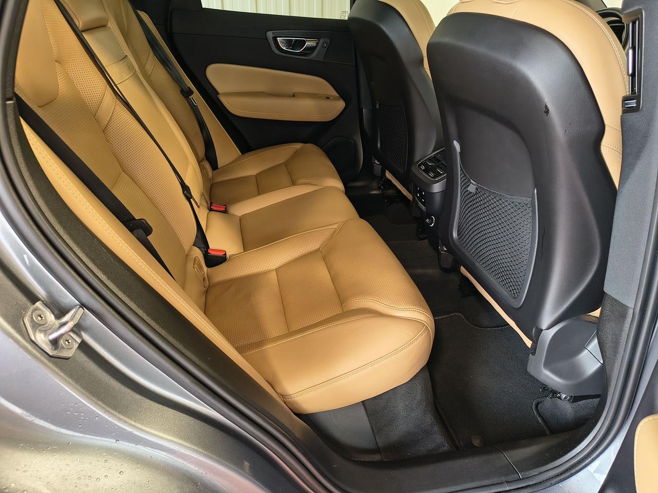 2020 Volvo XC60 Inscription Photo0
