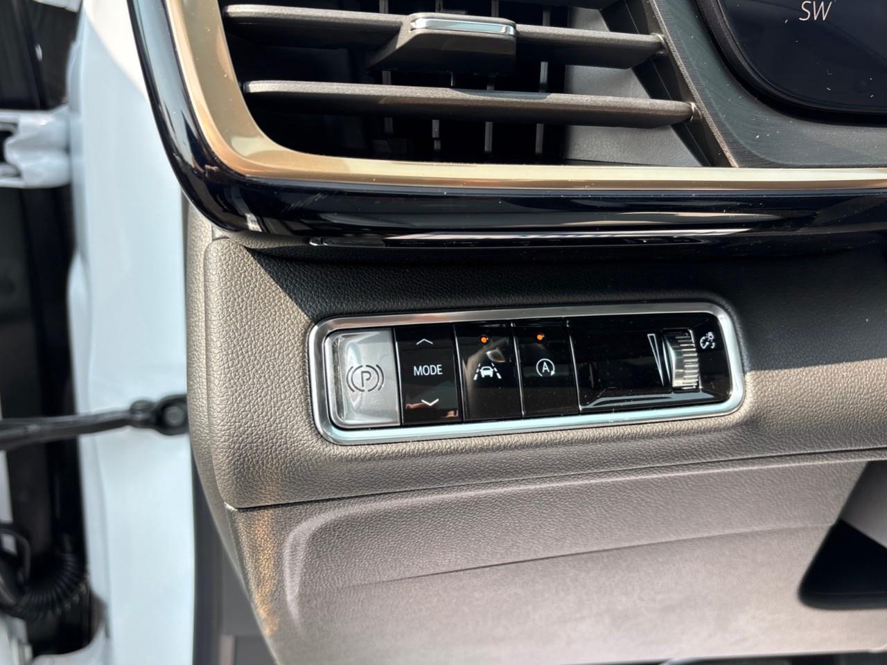 2026 Buick Envision Avenir New 2026 Luxurious 5 Passenger AWD SUV with 20 Pearl Nickel Alloy Wheels, Panoramic Sunroof, Head-Up Drivers Display, Heated and Cooled Front Seats, Heated Second Row Outboard Seats, Drivers Message S Photo