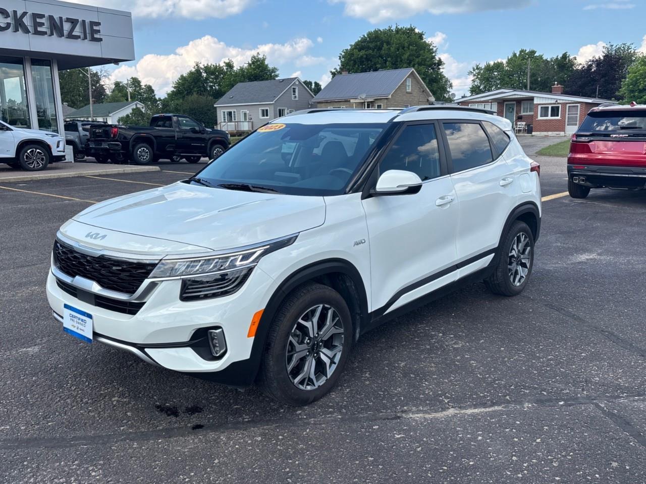 2023 Kia Seltos EX Used 5 Passenger AWD SUV with Heated and Cooled Front Seats, Heated Steering Wheel, Navigation and a Power Sunroof Photo