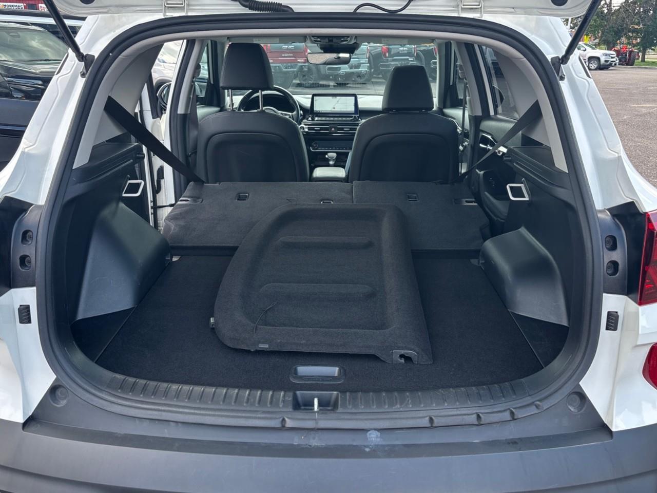 2023 Kia Seltos EX Used 5 Passenger AWD SUV with Heated and Cooled Front Seats, Heated Steering Wheel, Navigation and a Power Sunroof Photo