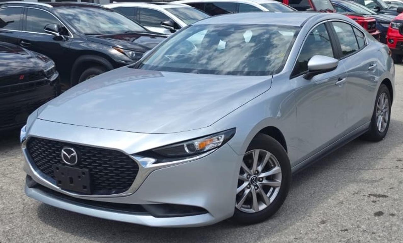 2019 Mazda MAZDA3 GS / NO ACCIDENTS / NAV / HTD SEATS / LOW KMS - Photo #1