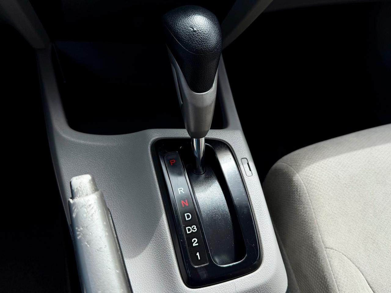 2012 Honda Civic FINANCING AVAILABLE Photo12