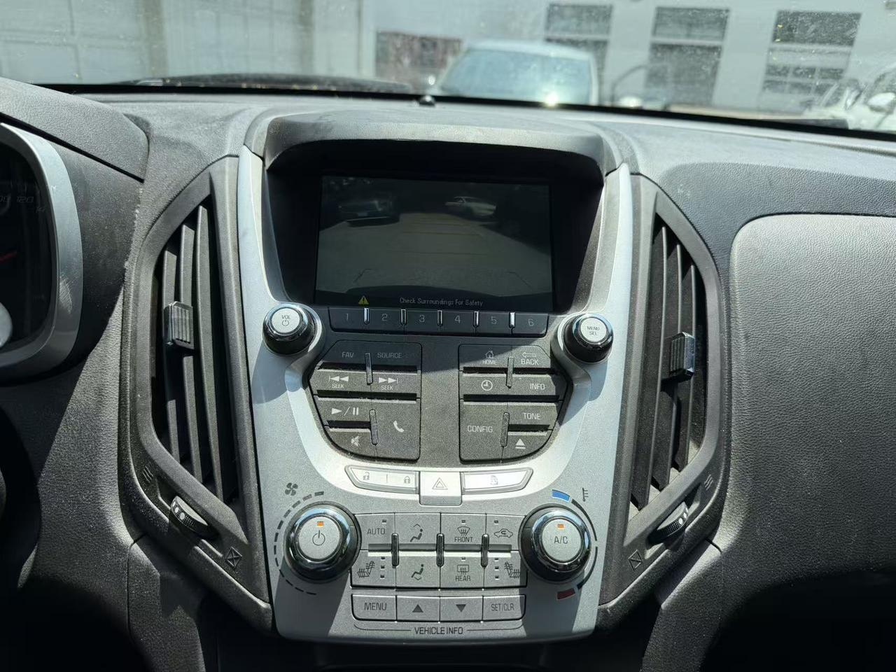 2015 Chevrolet Equinox FWD 4dr LT w/1LT Photo