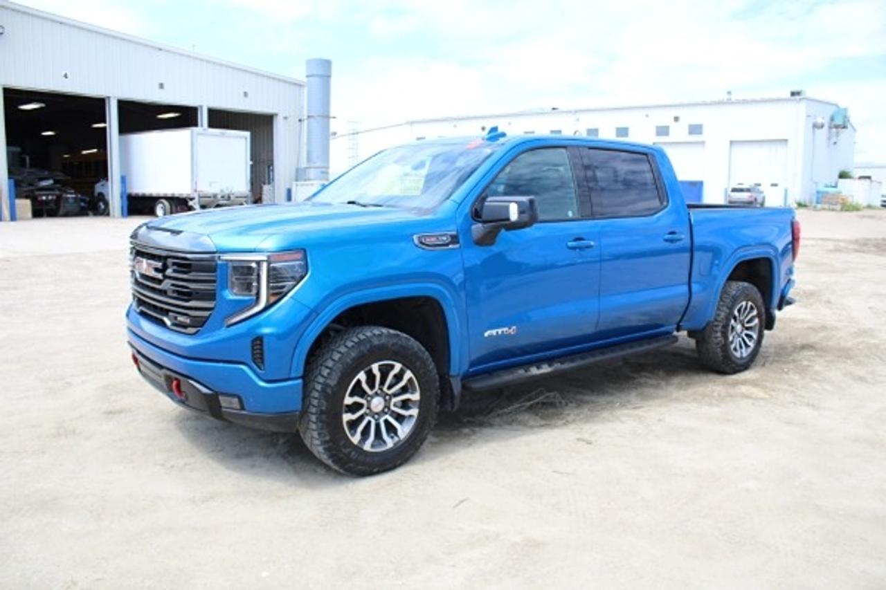 2022 GMC Sierra 1500 AT4 4WD Crew 6.2L V8 w/H&C Leather, S/R, NAV, BUC - Photo #1
