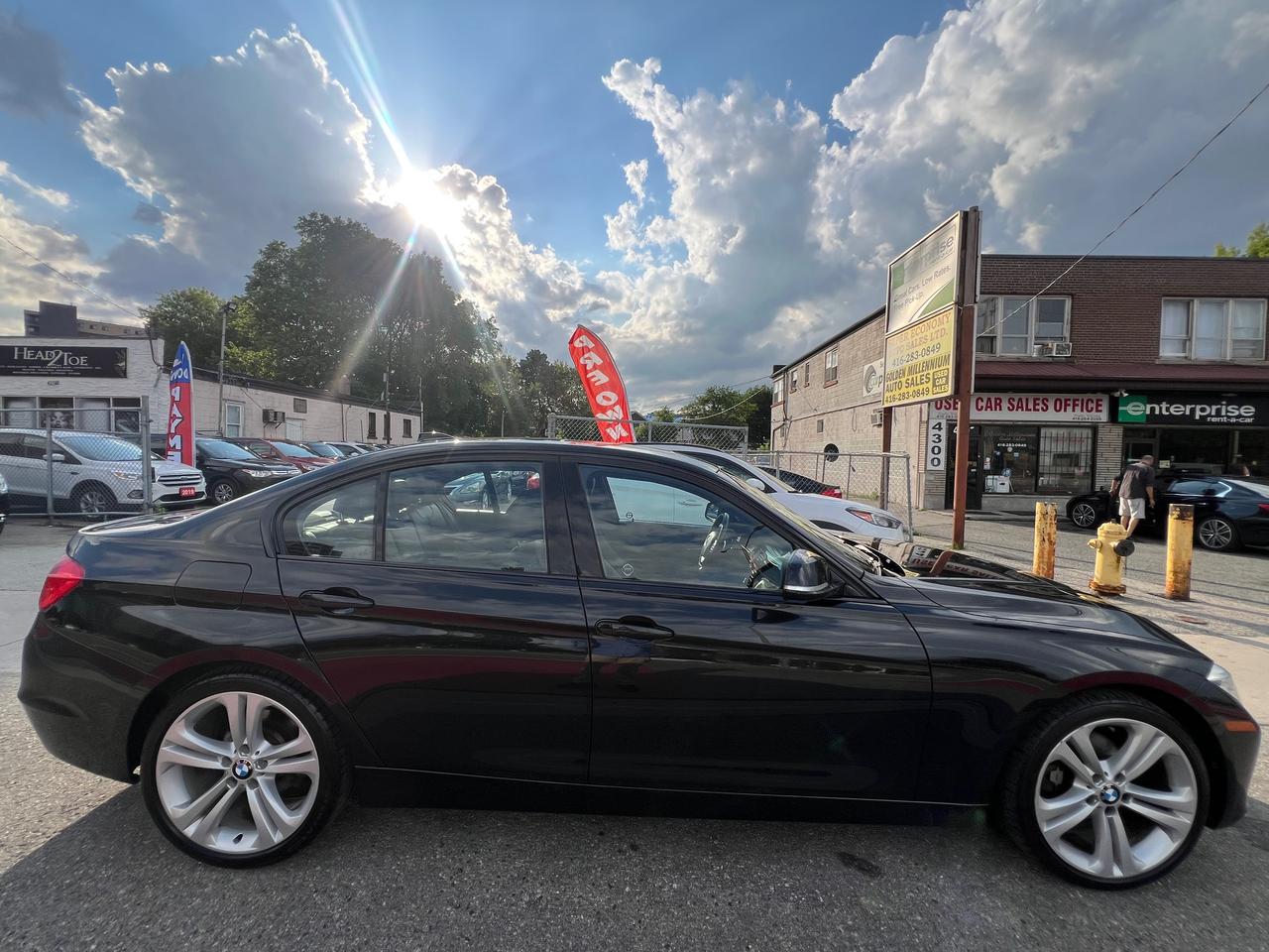 2014 BMW 3 Series 328i xDrive- LEATHER-SR/F-NAV-BACK CAM & MORE! Photo