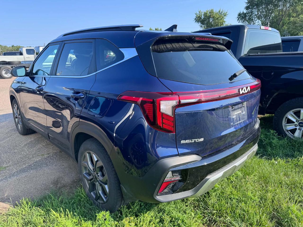 2024 Kia Seltos EX Photo1
