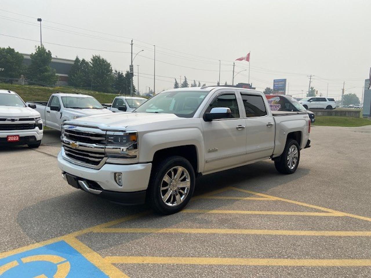2016 Chevrolet Silverado 4WD Crew Cab 143.5" High Country Photo