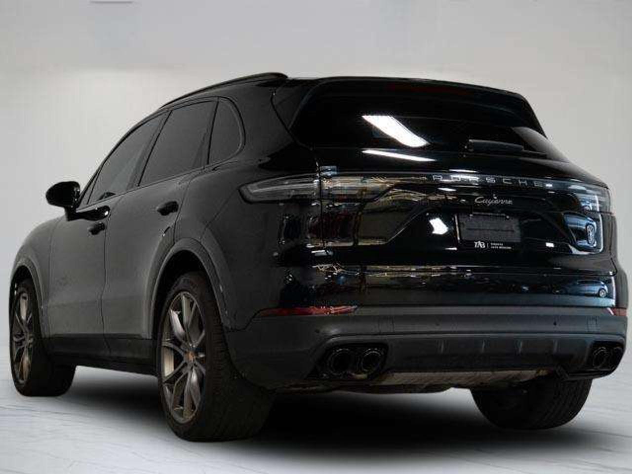 2023 Porsche Cayenne PLATINUM EDITION | PREMIUM PLUS & ASSISTANCE | 21 Photo