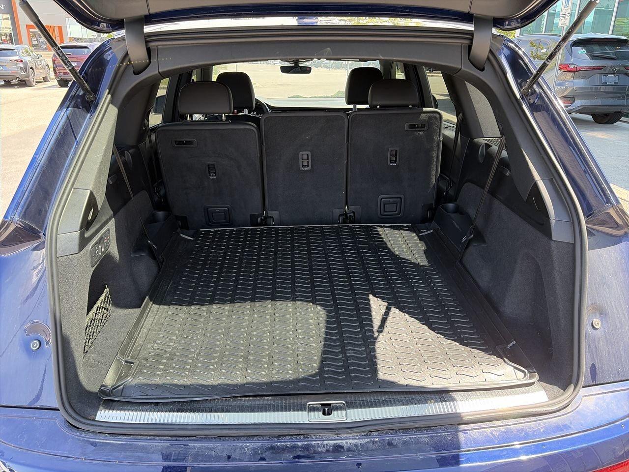 2023 Audi Q7 55 3.0T Technik quattro 8sp Tiptronic CLEAN CARFAX Photo