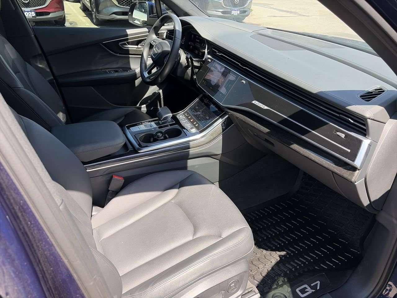 2023 Audi Q7 55 3.0T Technik quattro 8sp Tiptronic CLEAN CARFAX |  360-DEGREE TOP VIEW CAMERA | PANORAMIC SUNROOF Photo