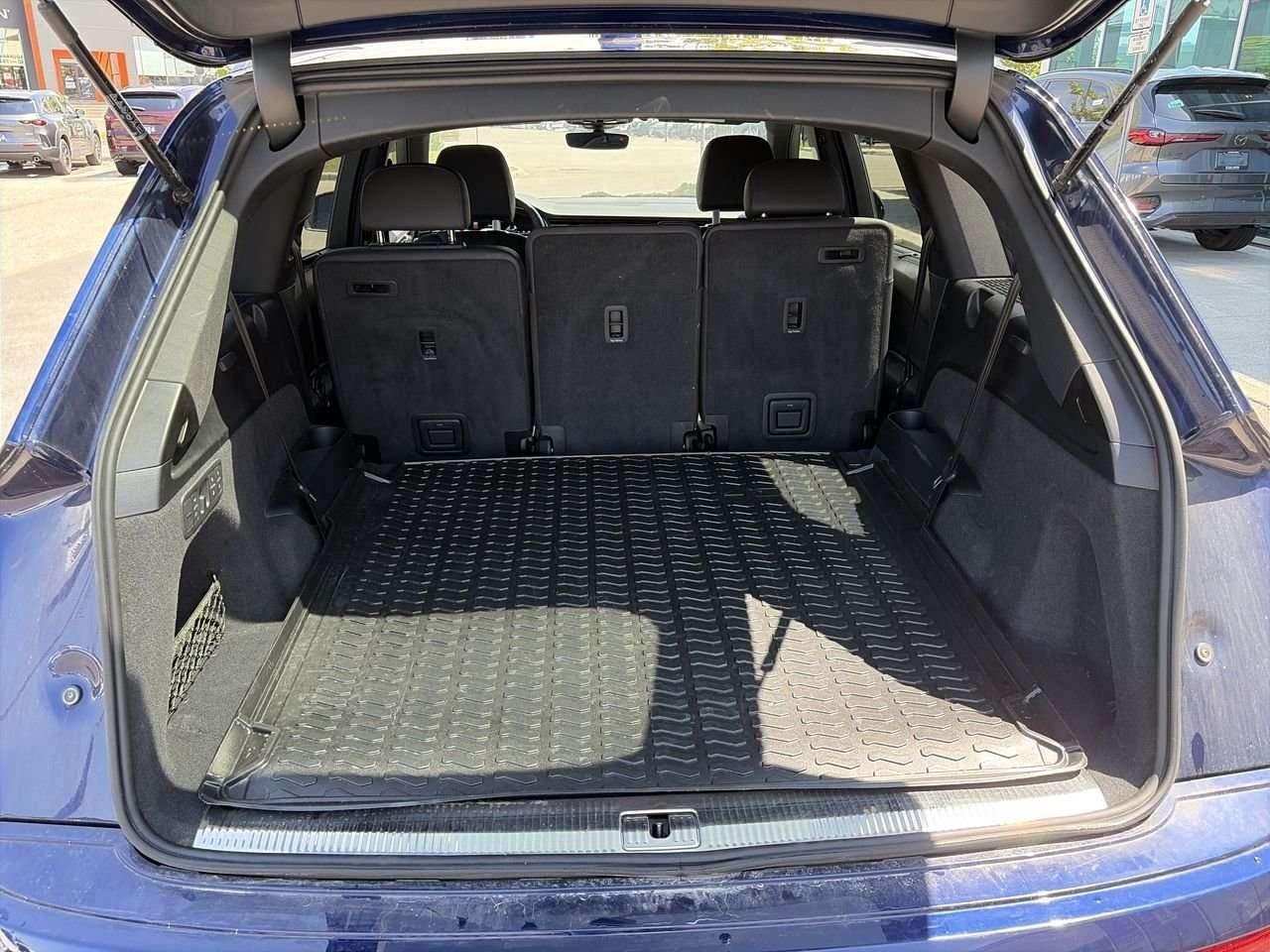 2023 Audi Q7 55 3.0T Technik quattro 8sp Tiptronic CLEAN CARFAX |  360-DEGREE TOP VIEW CAMERA | PANORAMIC SUNROOF Photo