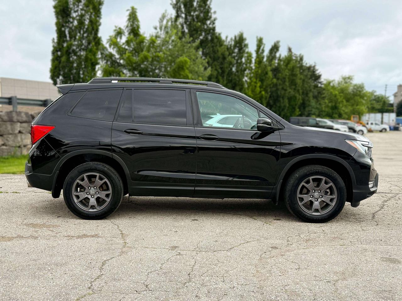2022 Honda Passport Sport | SUNROOF | HEATED SEATS | REMOTE START Photo