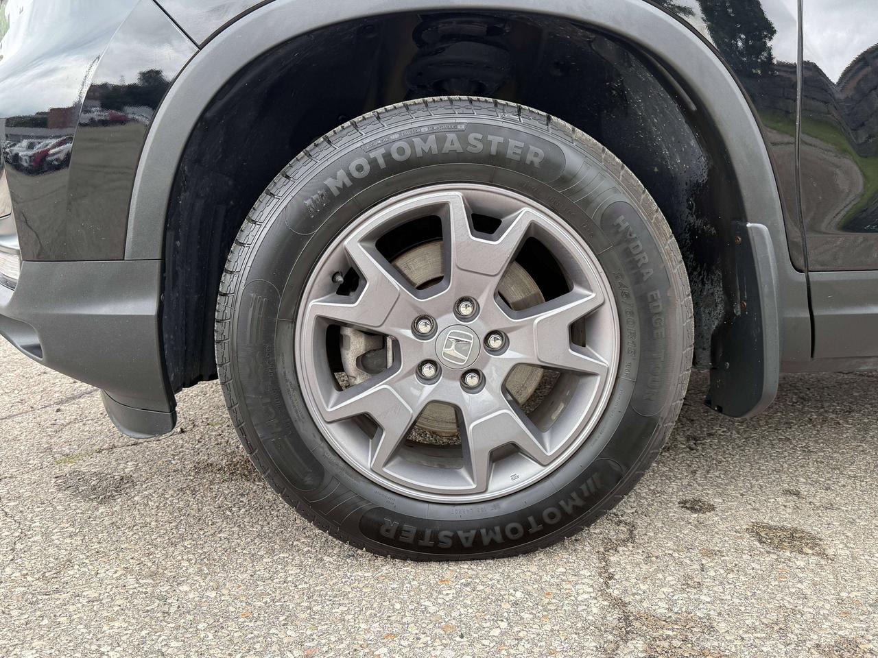 2022 Honda Passport Sport | SUNROOF | HEATED SEATS | REMOTE START Photo