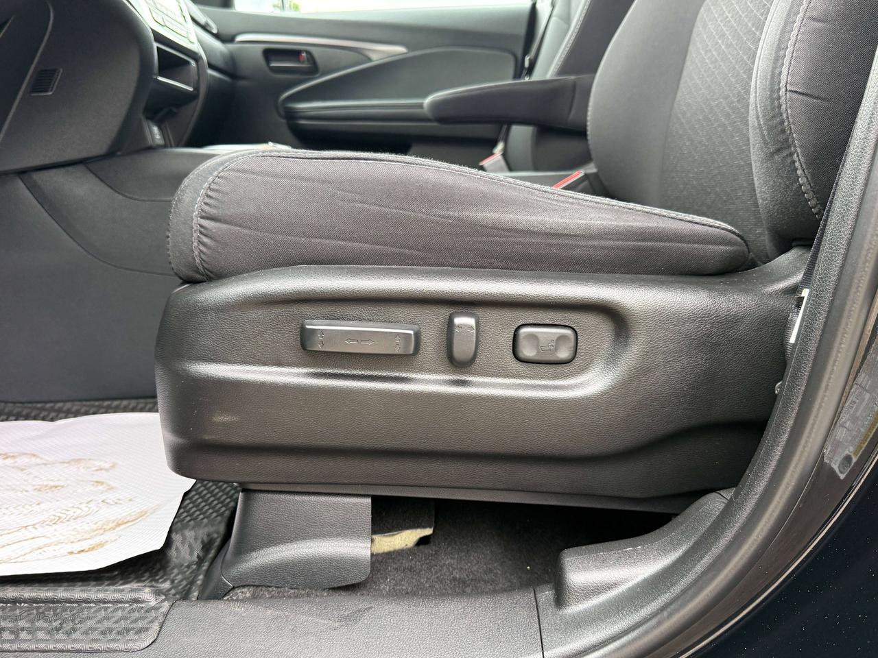 2022 Honda Passport Sport | SUNROOF | HEATED SEATS | REMOTE START Photo