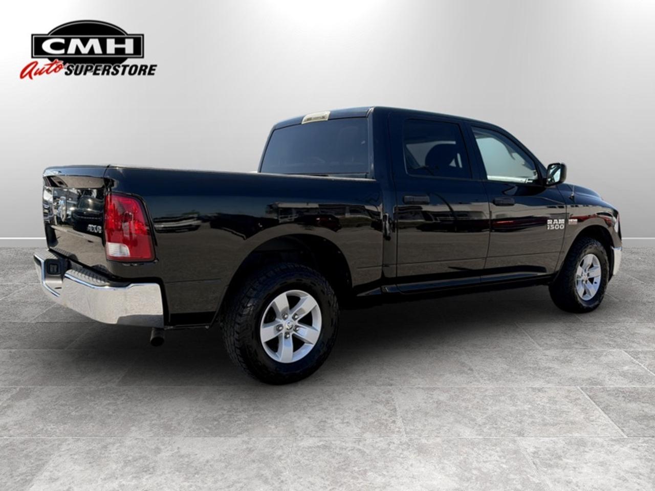 2017 RAM 1500 ST w/SXT App. Pkg  **CLEAN CARFAX** Photo