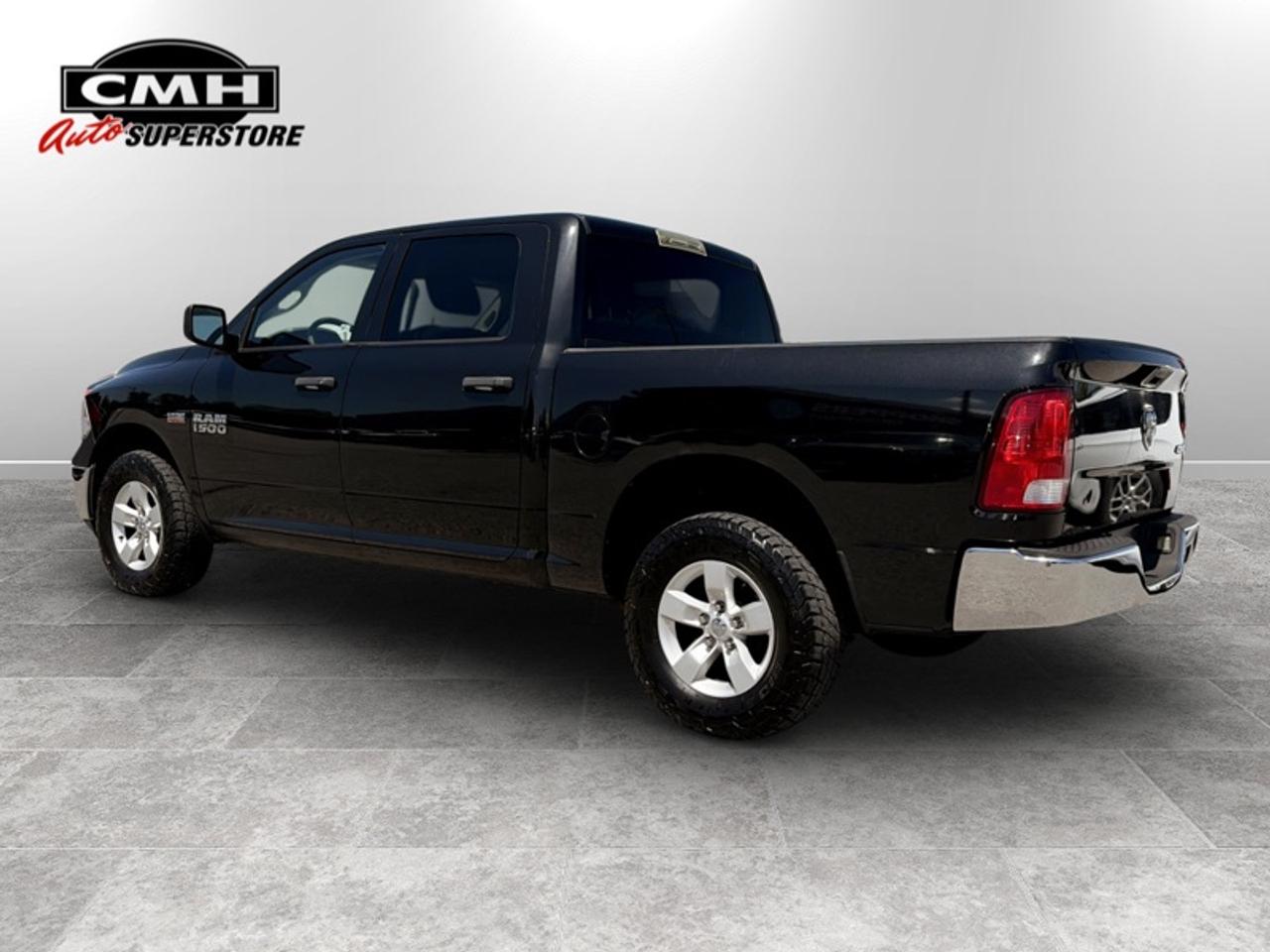 2017 RAM 1500 ST w/SXT App. Pkg  **CLEAN CARFAX** Photo