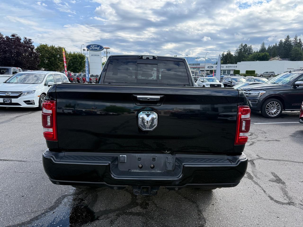2022 RAM 3500 Limited Photo3