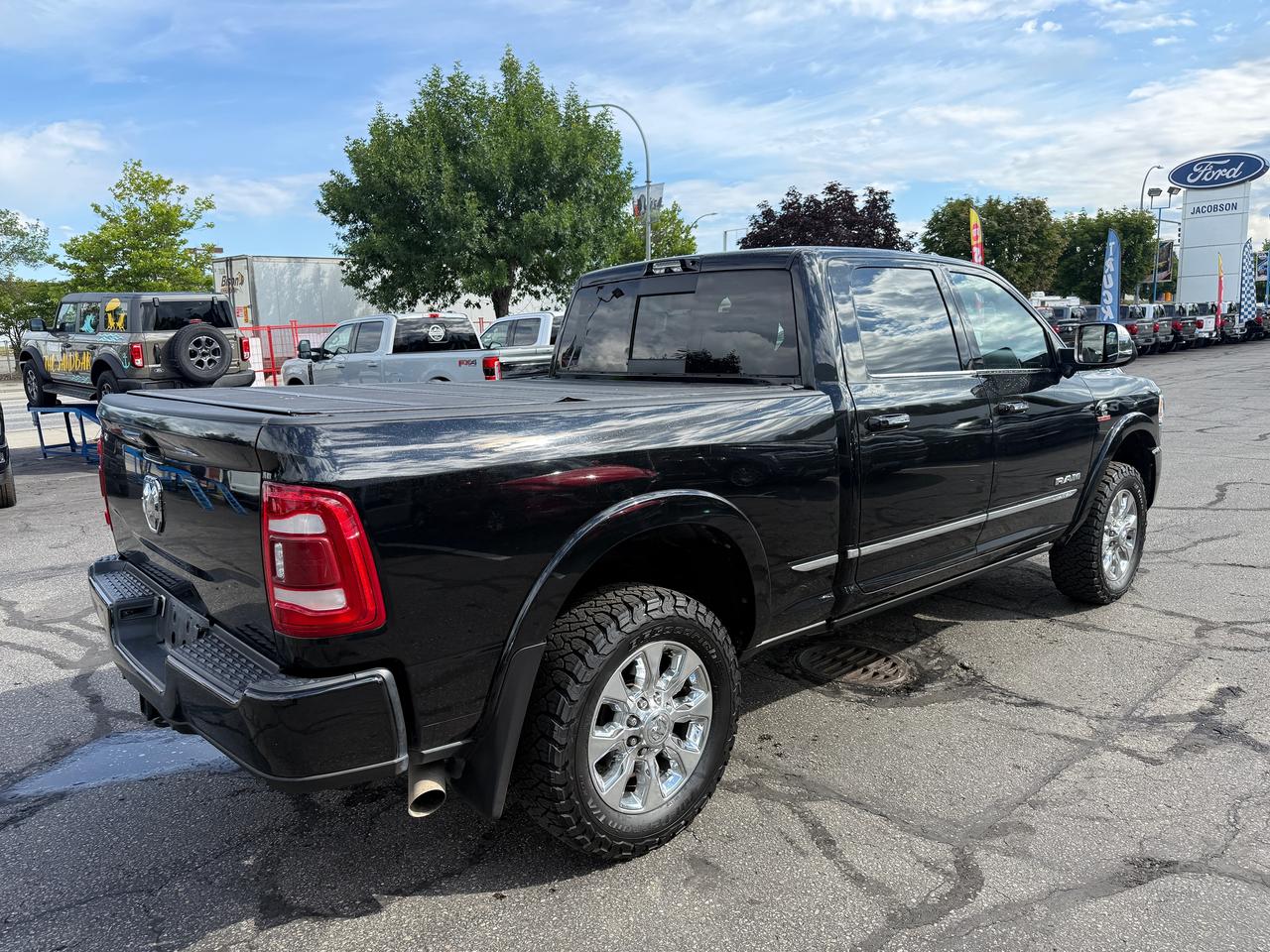 2022 RAM 3500 Limited Photo4