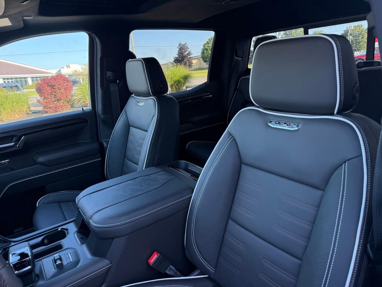 2026 GMC Sierra 1500 Crew Cab Short Box 4-Wheel Drive AT4X Photo4