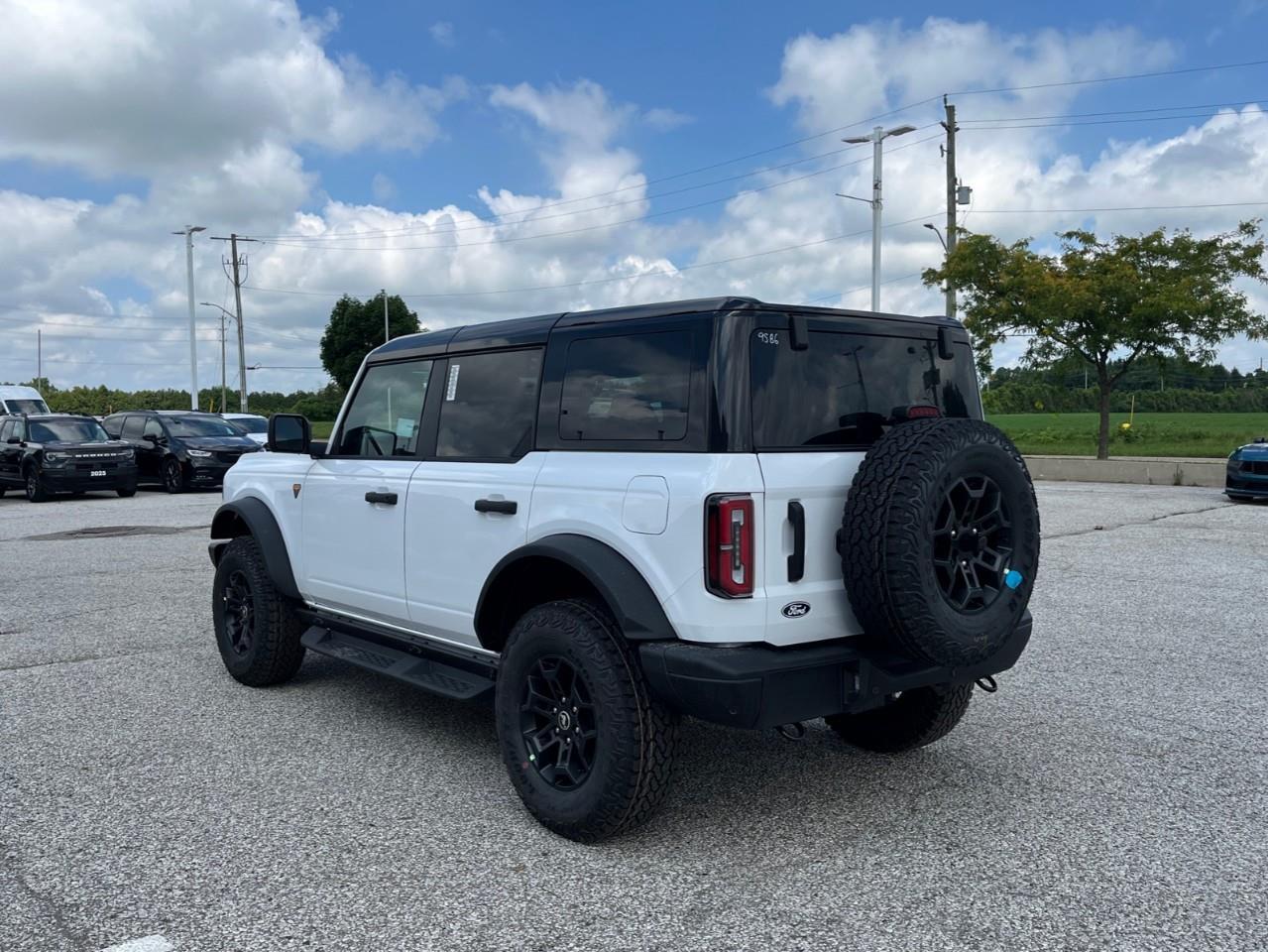 2026 Ford Bronco Badlands Photo4
