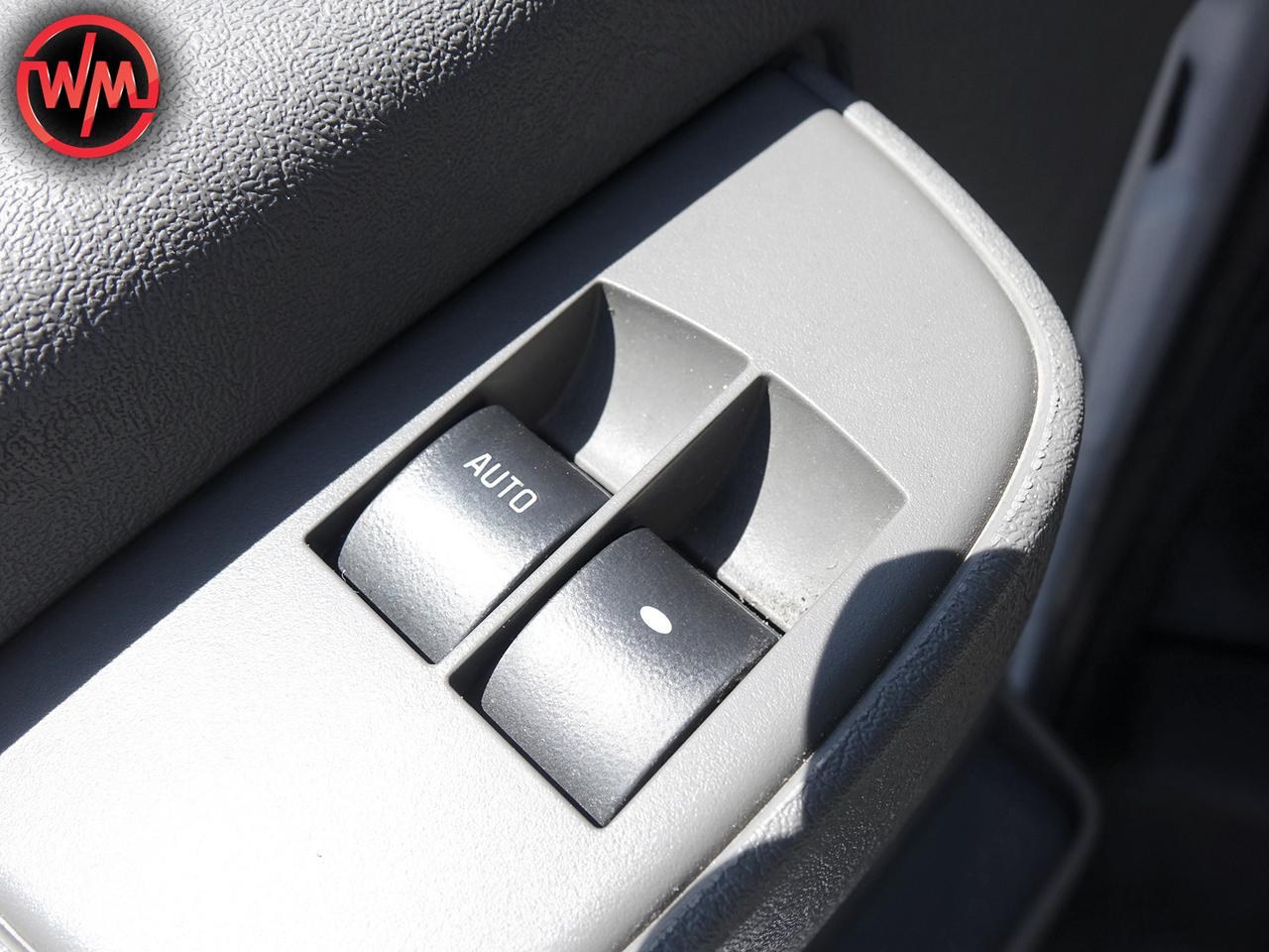 2021 Chevrolet Express 2500 SHELVING*REVERSE CAMERA*V8 Photo