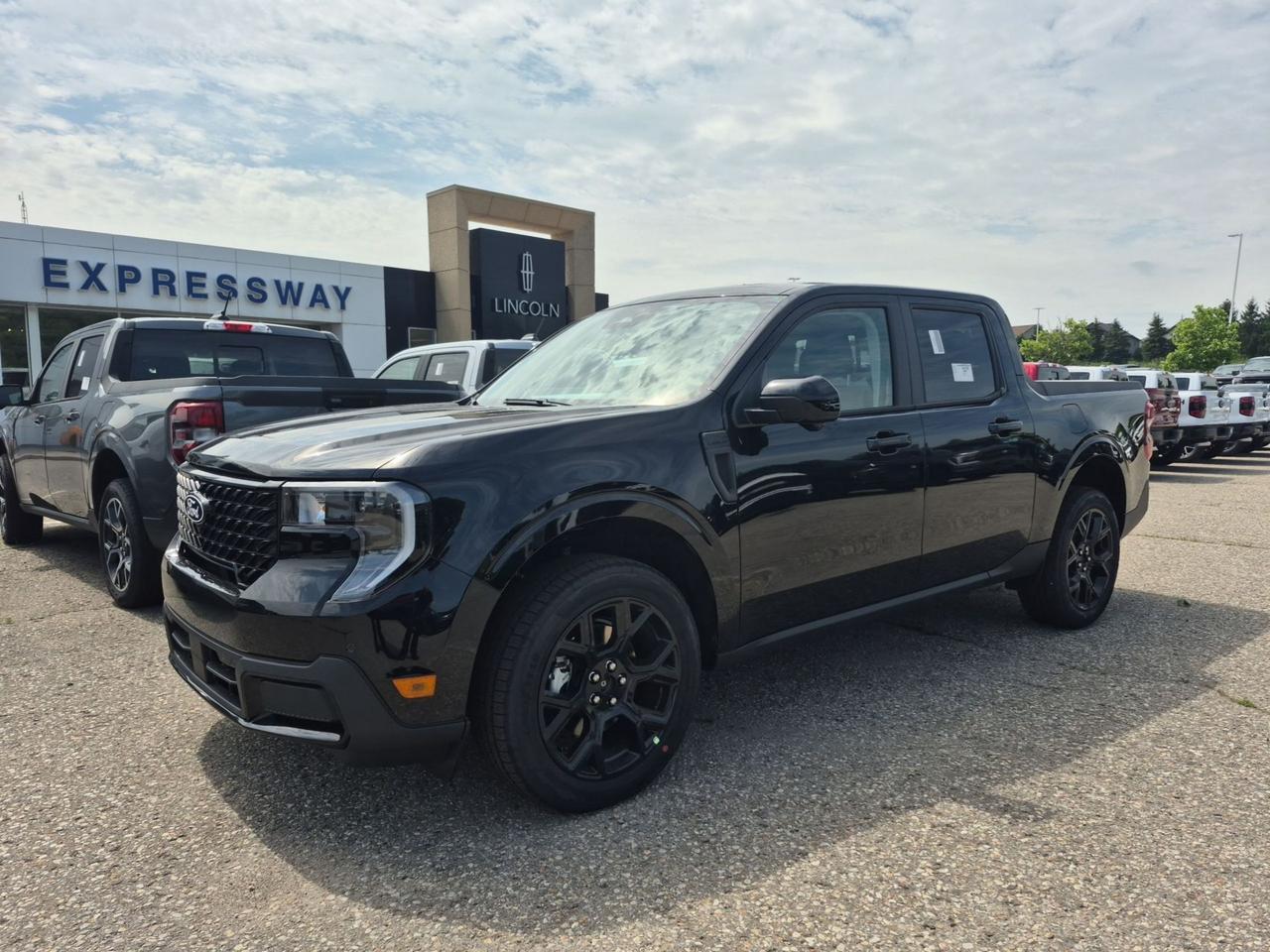 2026 Ford Maverick LARIAT, MOON ROOF, BLACK APPEARANCE PKG, 360 CAM Photo0
