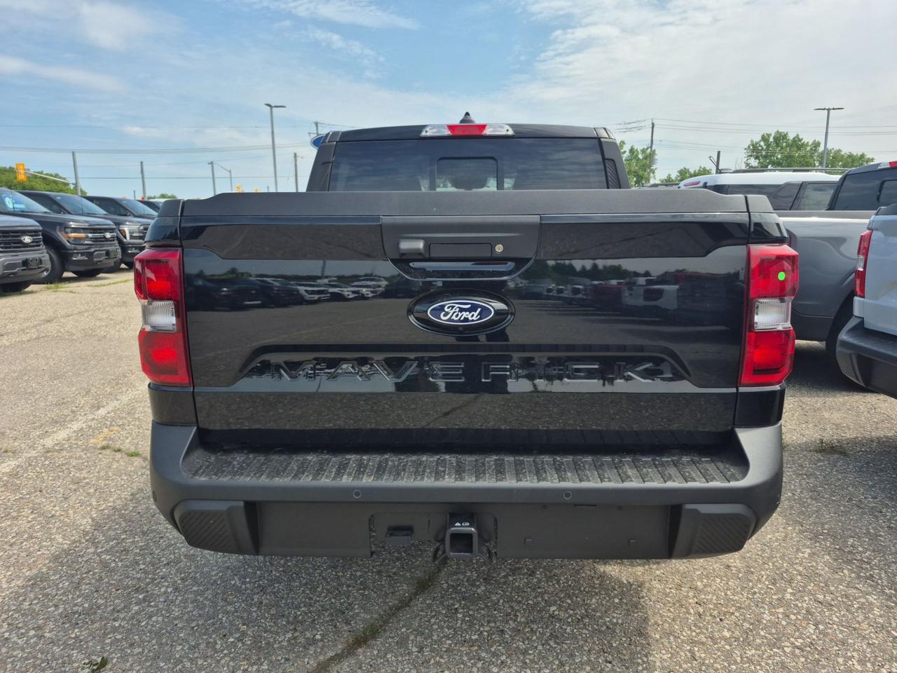 2026 Ford Maverick LARIAT, MOON ROOF, BLACK APPEARANCE PKG, 360 CAM Photo3