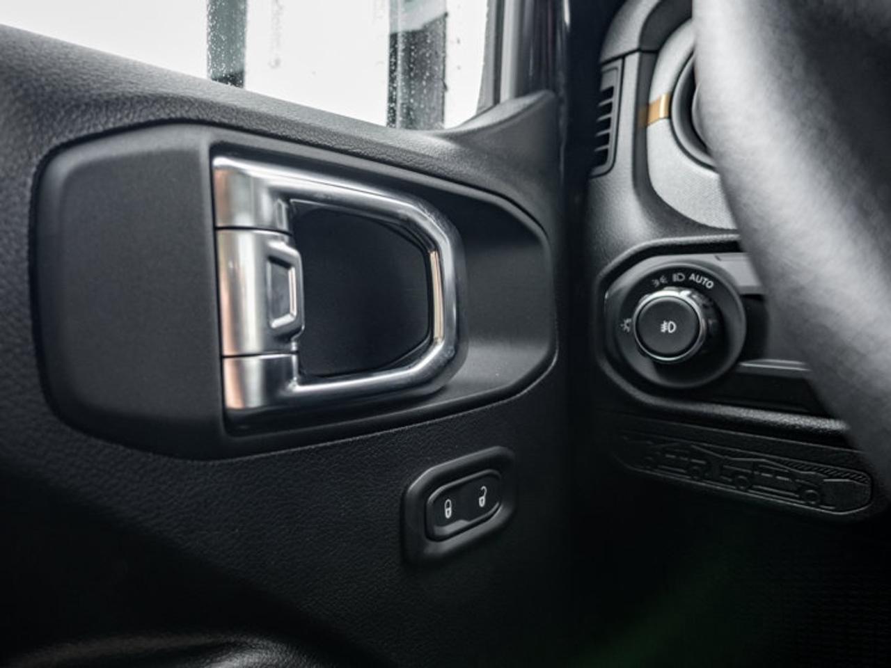 2026 Jeep Wrangler SPORT Photo