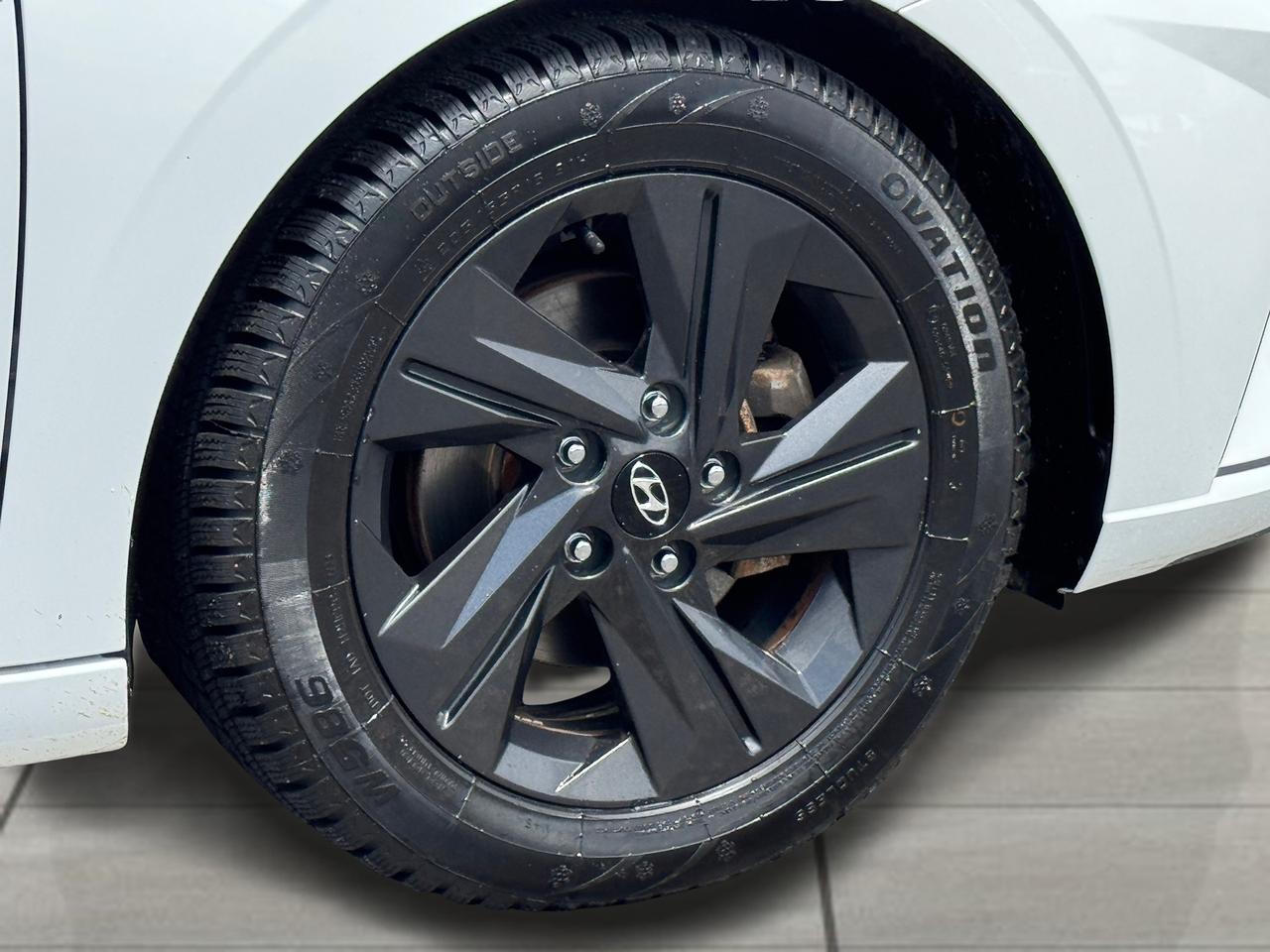 2021 Hyundai Elantra Preferred w/Sun & Tech Package+New Tires Photo