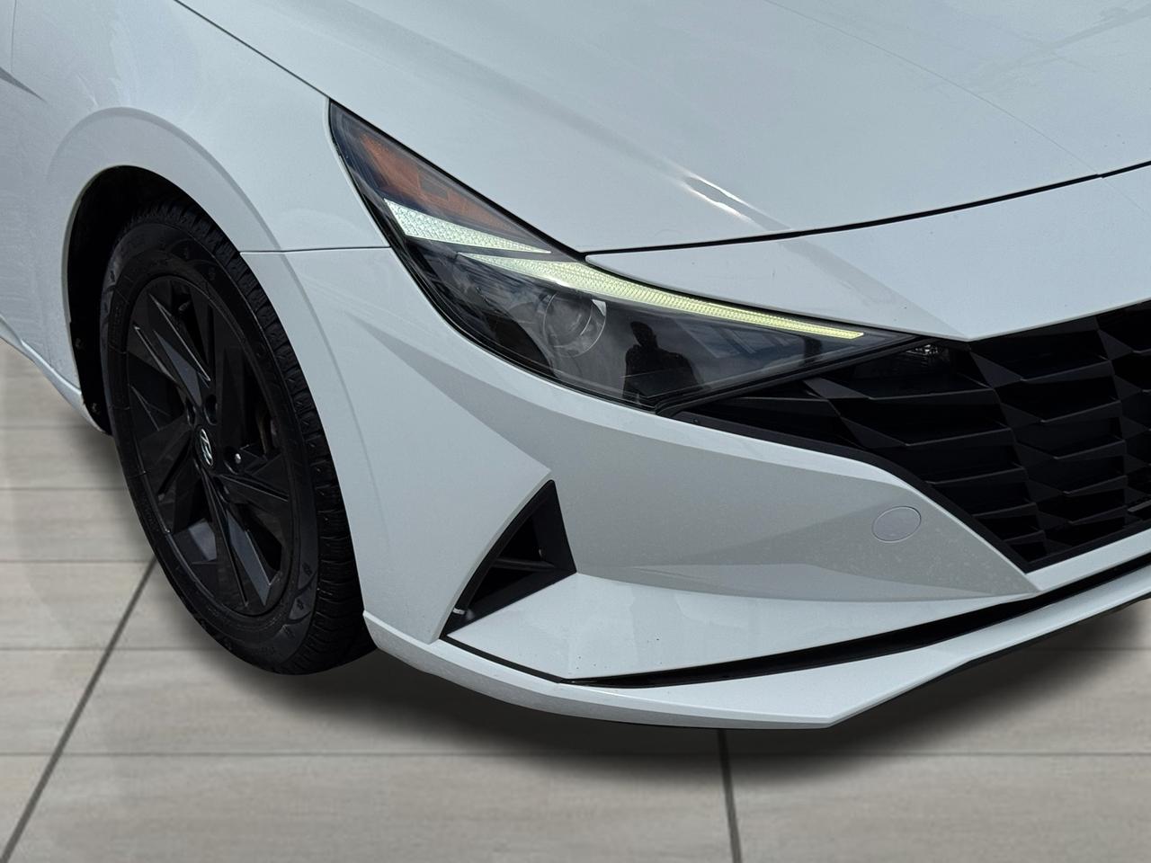 2021 Hyundai Elantra Preferred w/Sun & Tech Package+New Tires Photo