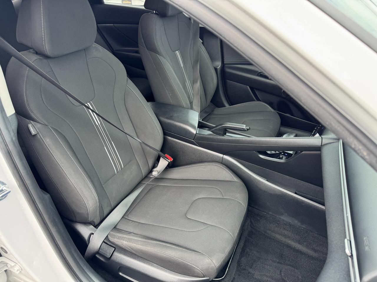 2021 Hyundai Elantra Preferred w/Sun & Tech Package+New Tires Photo