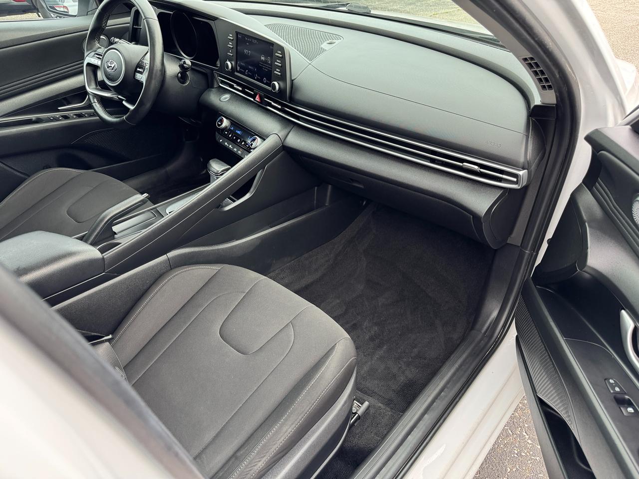2021 Hyundai Elantra Preferred w/Sun & Tech Package+New Tires Photo