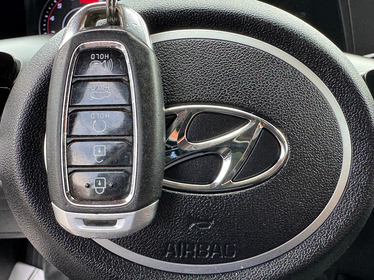 2021 Hyundai Elantra Preferred w/Sun & Tech Package+New Tires Photo
