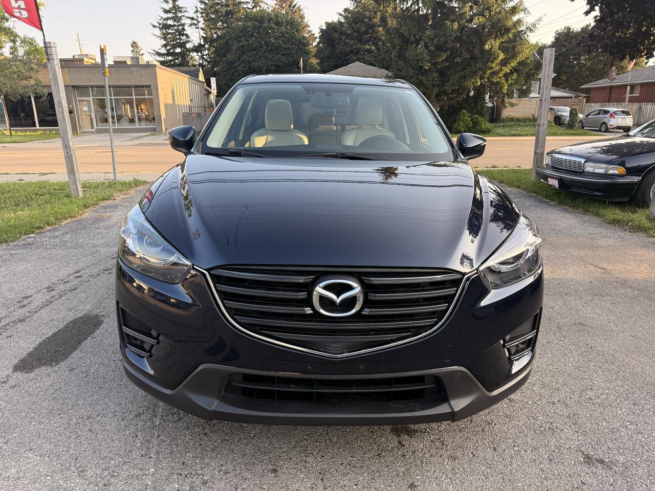 <p>2016 Mazda CX-5 AWD 4dr Auto GT,excellent conditions,two previous owners,safetied/certified included in the price call 2897002277 or 9053128999</p><p>click or paste here for carfax:https://vhr.carfax.ca/?id=gHcWyGeEghG3nrfjARX+1zsa06rc6R8+</p>