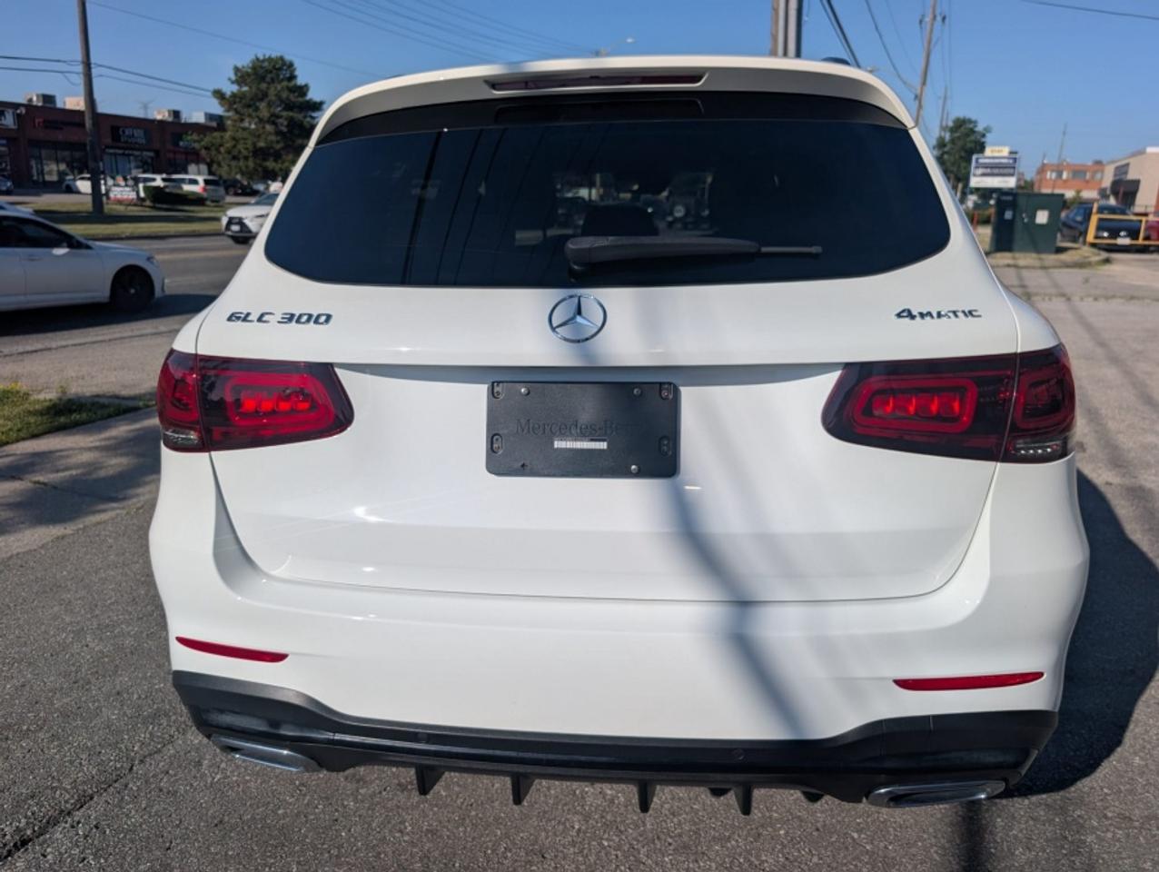 2020 Mercedes-Benz GLC GLC 300 4MATIC /CLEAN CARFAX /AMG LINE/PREM/NIGHT - Photo #6