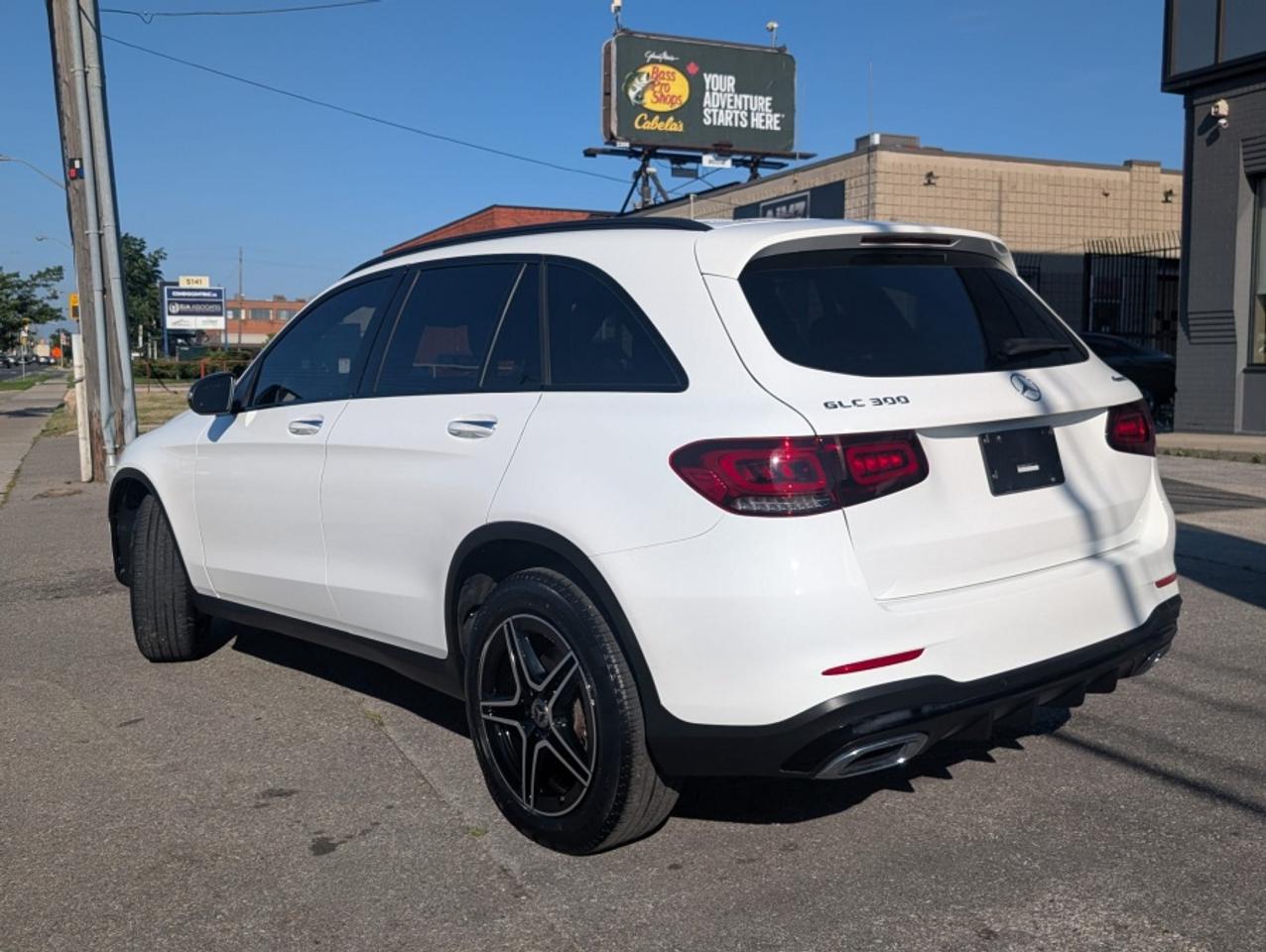 2020 Mercedes-Benz GLC GLC 300 4MATIC /CLEAN CARFAX /AMG LINE/PREM/NIGHT Photo