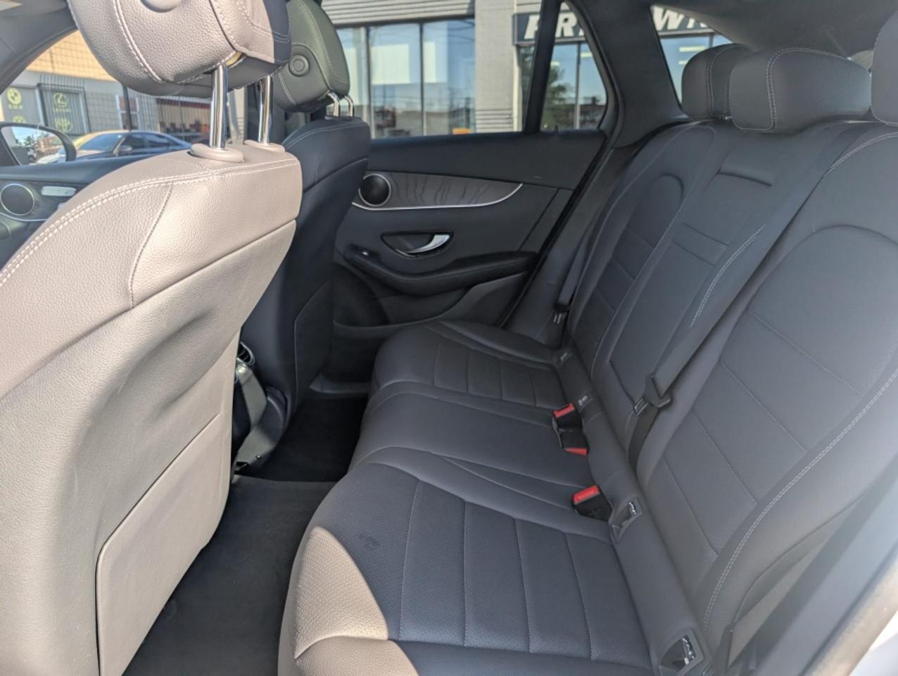 2020 Mercedes-Benz GLC GLC 300 4MATIC /CLEAN CARFAX /AMG LINE/PREM/NIGHT - Photo #19