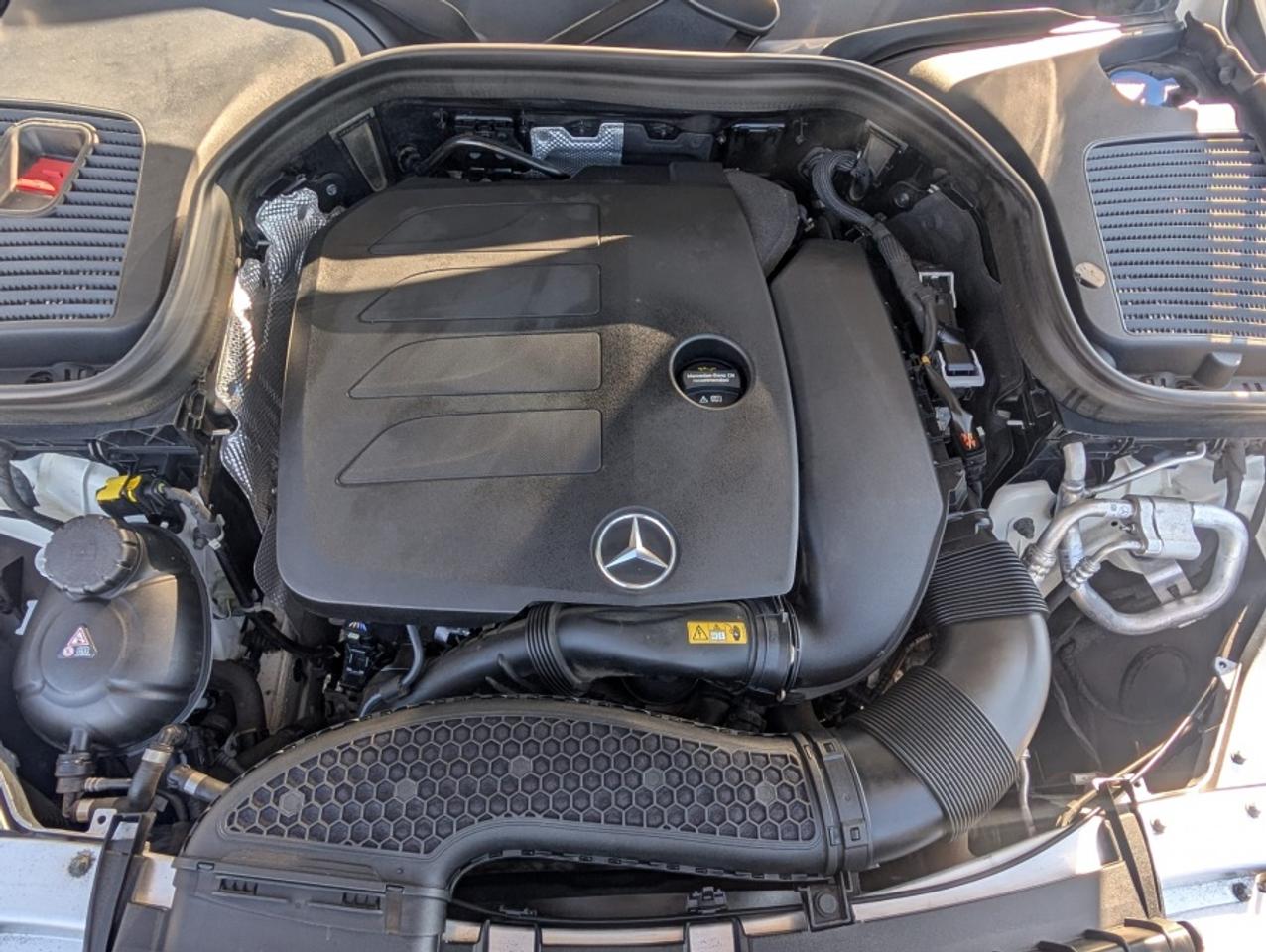 2020 Mercedes-Benz GLC GLC 300 4MATIC /CLEAN CARFAX /AMG LINE/PREM/NIGHT Photo