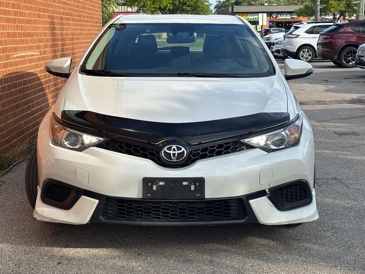 2017 Toyota Corolla iM 4dr HB AUTO Photo