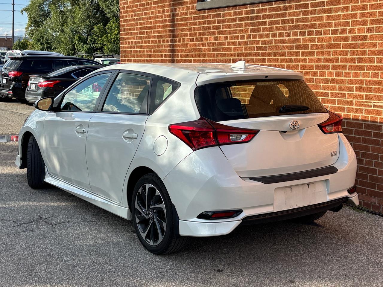 2017 Toyota Corolla iM 4dr HB AUTO Photo