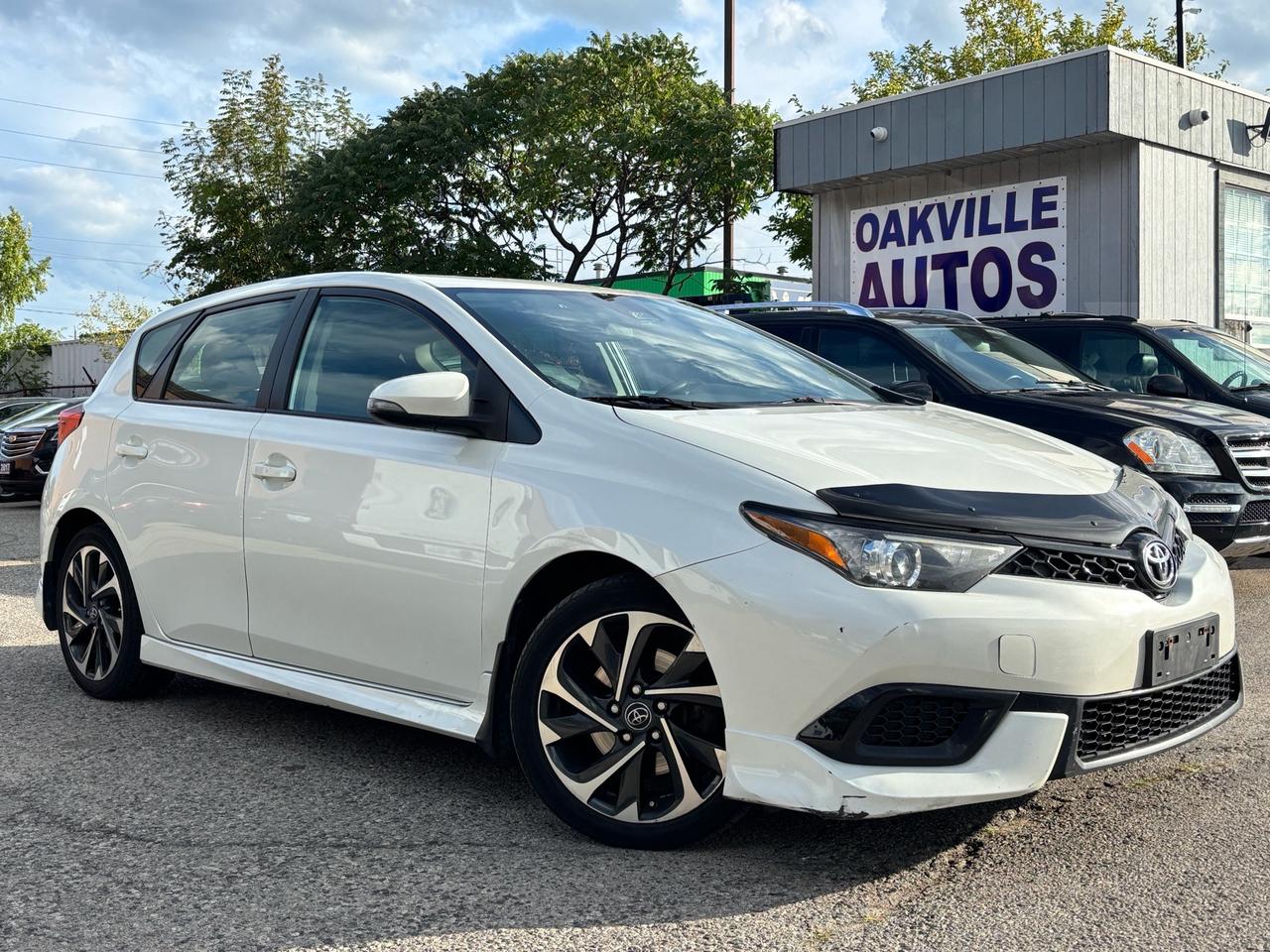 2017 Toyota Corolla iM 4dr HB AUTO Photo