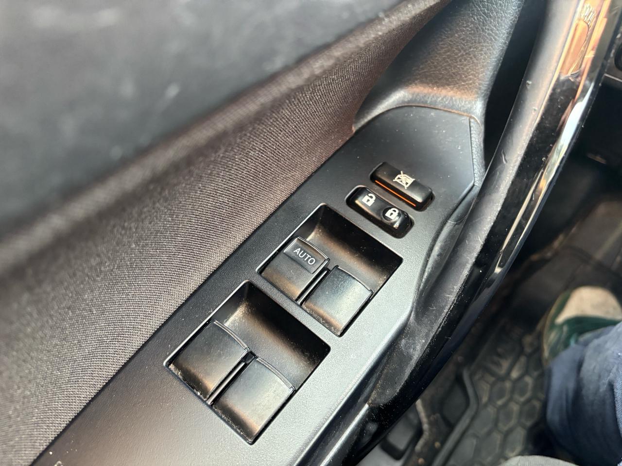 2017 Toyota Corolla iM 4dr HB AUTO Photo