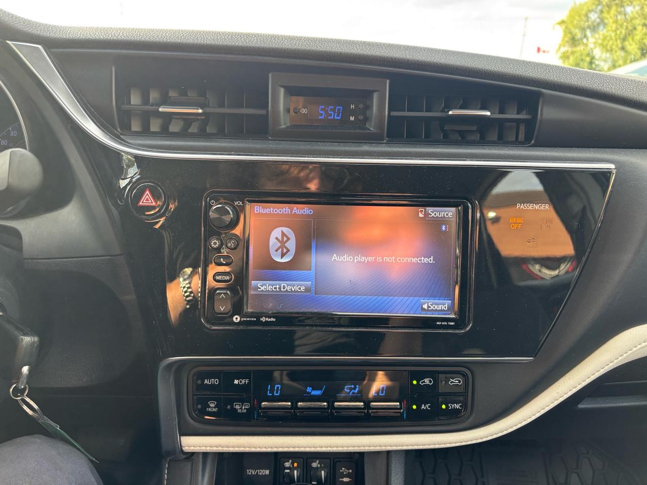 2017 Toyota Corolla iM 4dr HB AUTO Photo